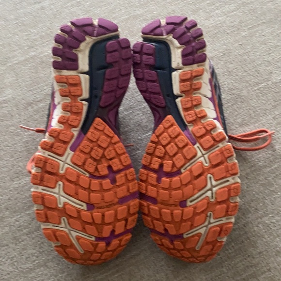 Brooks Adrenaline GTS 15 running shoe/sneaker Size 9. - Picture 5 of 10